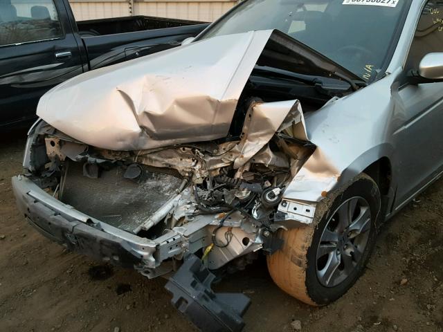 1HGCP2F46CA063750 - 2012 HONDA ACCORD LXP SILVER photo 9