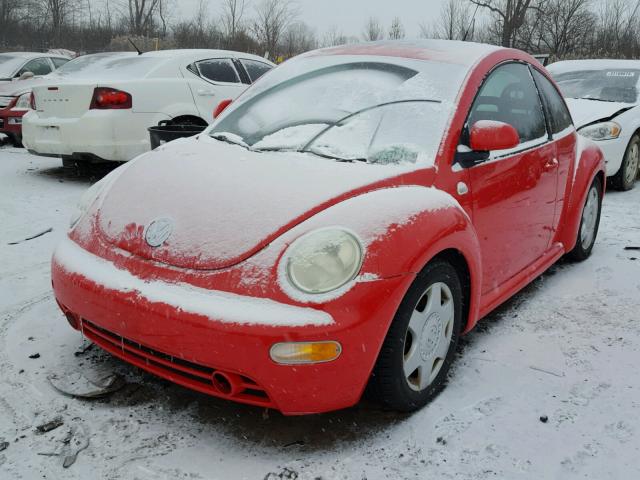 3VWCC21C3XM465000 - 1999 VOLKSWAGEN NEW BEETLE RED photo 2