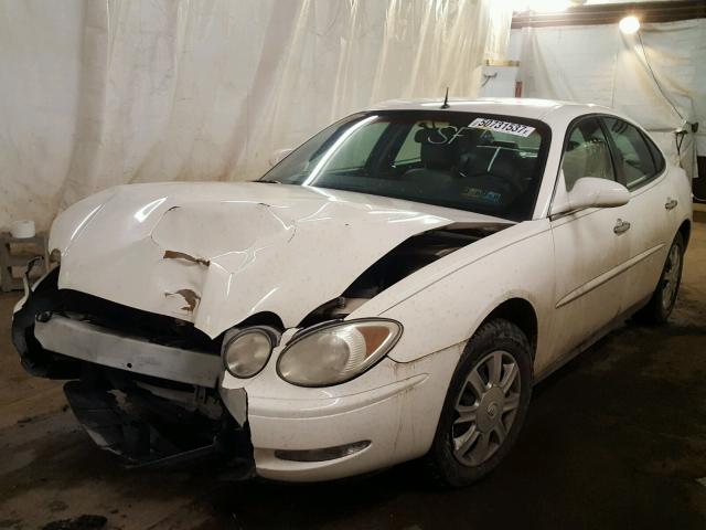 2G4WC532X51236688 - 2005 BUICK LACROSSE C WHITE photo 2