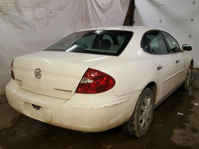 2G4WC532X51236688 - 2005 BUICK LACROSSE C WHITE photo 4