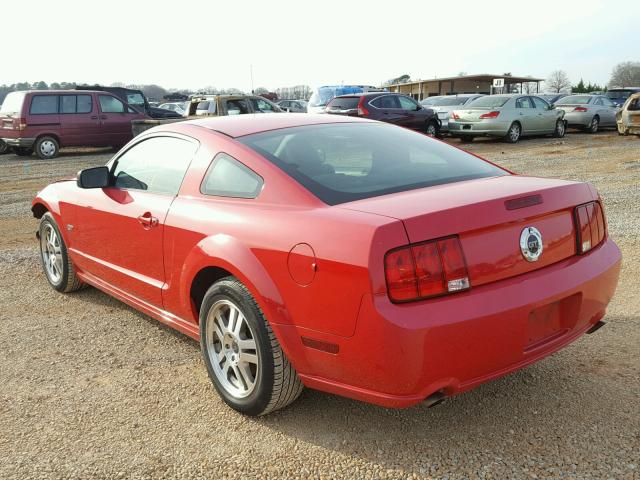 1ZVFT82H255138102 - 2005 FORD MUSTANG GT RED photo 3