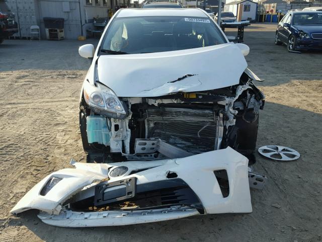 JTDKN3DU2D1723826 - 2013 TOYOTA PRIUS WHITE photo 9