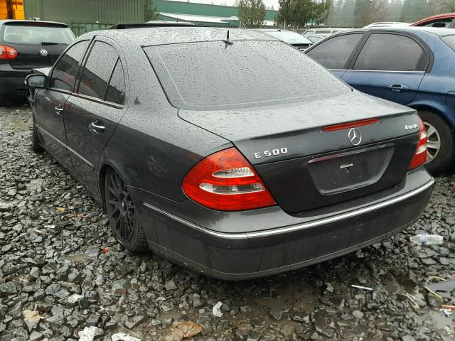 WDBUF83JX4X112139 - 2004 MERCEDES-BENZ E 500 4MAT GRAY photo 3