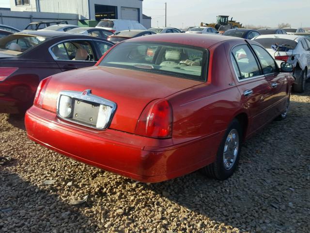 1LNFM82W1WY665770 - 1998 LINCOLN TOWN CAR S RED photo 4