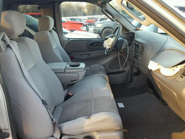 1FTRX17223NB76975 - 2003 FORD F150 Сріблястий фото 5