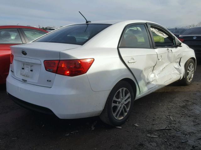 KNAFU4A21C5632340 - 2012 KIA FORTE EX WHITE photo 4