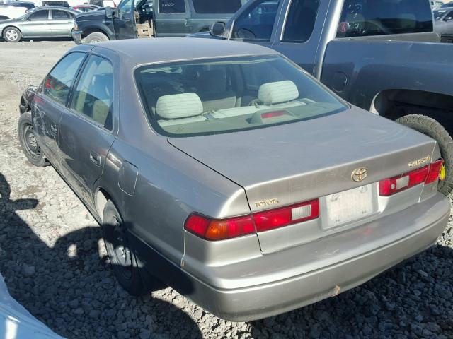 JT2BG28K8X0307280 - 1999 TOYOTA CAMRY LE GOLD photo 3