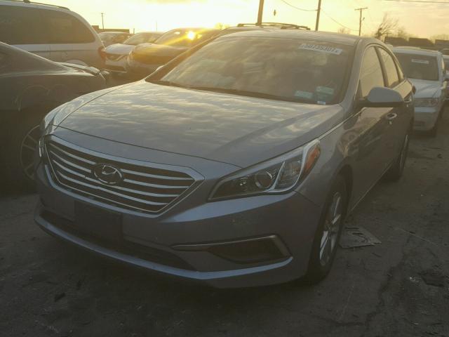 5NPE24AF4GH394318 - 2016 HYUNDAI SONATA SE GRAY photo 2