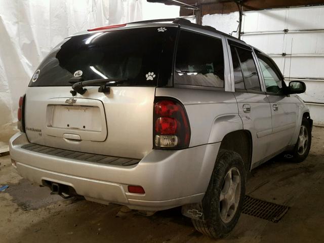 1GNDT33SX92122283 - 2009 CHEVROLET TRAILBLAZE SILVER photo 4