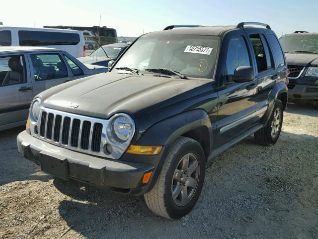 1J4GK58K95W554485 - 2005 JEEP LIBERTY LI BLACK photo 2
