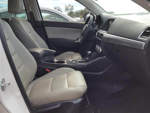 JM3KE2CY6G0655188 - 2016 MAZDA CX-5 TOURI Белый фото 5