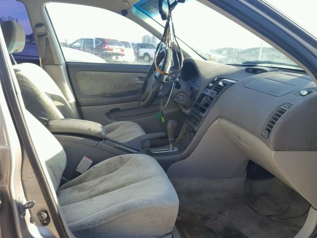 JN1CA31D81T614309 - 2001 NISSAN MAXIMA GXE SILVER photo 5