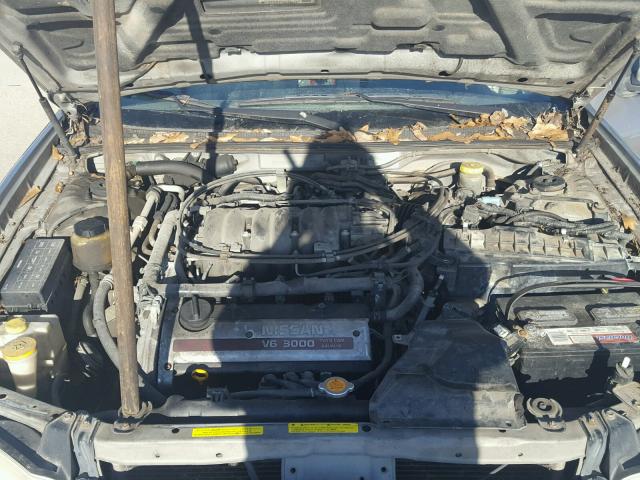 JN1CA31D81T614309 - 2001 NISSAN MAXIMA GXE SILVER photo 7