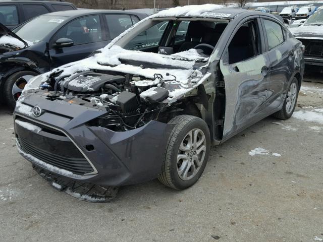 3MYDLBZV7GY120396 - 2016 TOYOTA SCION IA GRAY photo 2