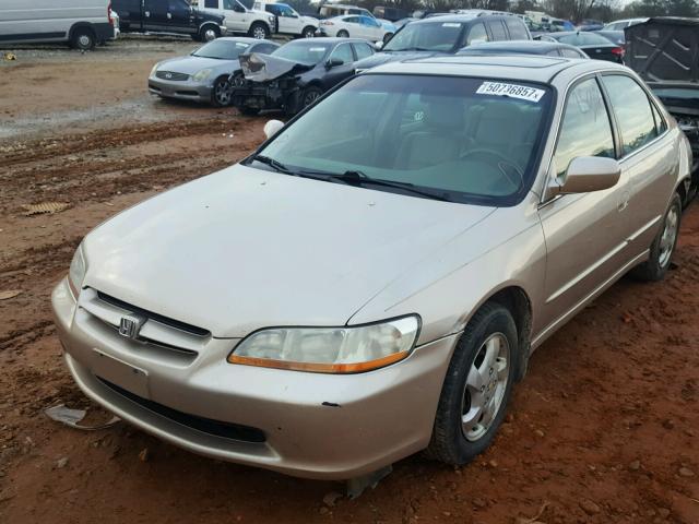 1HGCG5660YA003747 - 2000 HONDA ACCORD EX GOLD photo 2