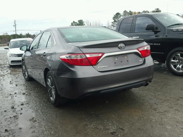 4T1BF1FK9FU970092 - 2015 TOYOTA CAMRY LE GRAY photo 3