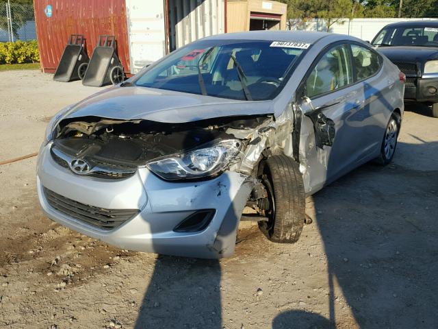 5NPDH4AEXDH191060 - 2013 HYUNDAI ELANTRA GL SILVER photo 2