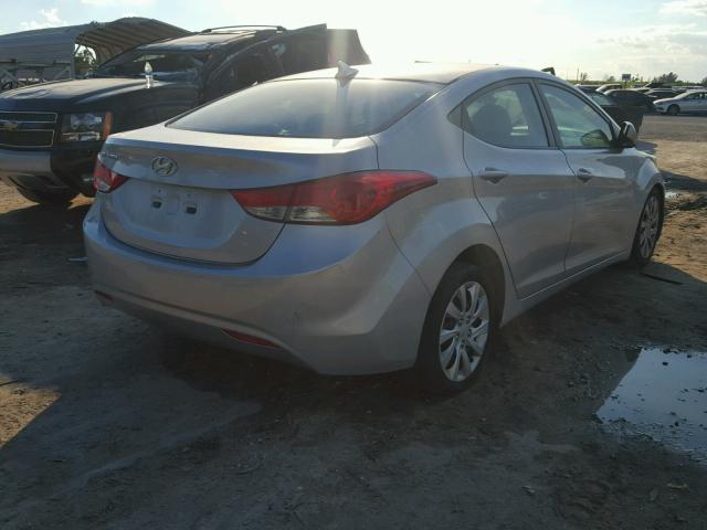 5NPDH4AEXDH191060 - 2013 HYUNDAI ELANTRA GL SILVER photo 4