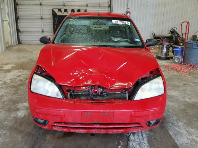 1FAFP31N17W155820 - 2007 FORD FOCUS ZX3 RED photo 9