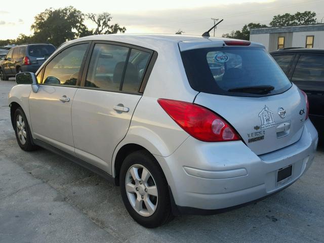 3N1BC13E68L389385 - 2008 NISSAN VERSA S SILVER photo 3