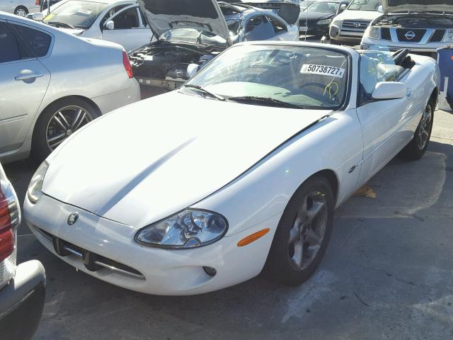 SAJJA42C2YNA00441 - 2000 JAGUAR XK8 WHITE photo 2