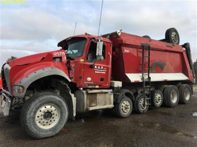 1M2AX07C0FM021881 - 2015 MACK 700 GU700 RED photo 2