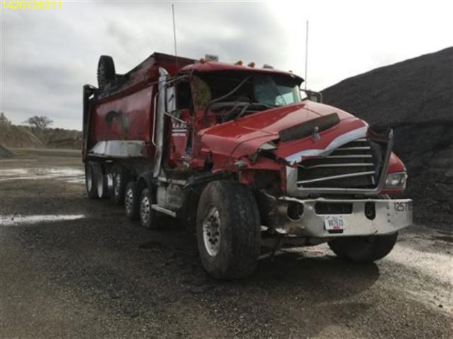 1M2AX07C0FM021881 - 2015 MACK 700 GU700 RED photo 4