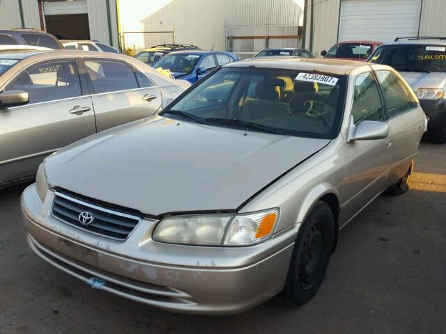 JT2BG22K8Y0465788 - 2000 TOYOTA CAMRY CE BEIGE photo 2