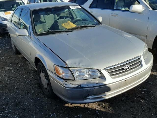 4T1BG22K4YU686588 - 2000 TOYOTA CAMRY CE SILVER photo 1