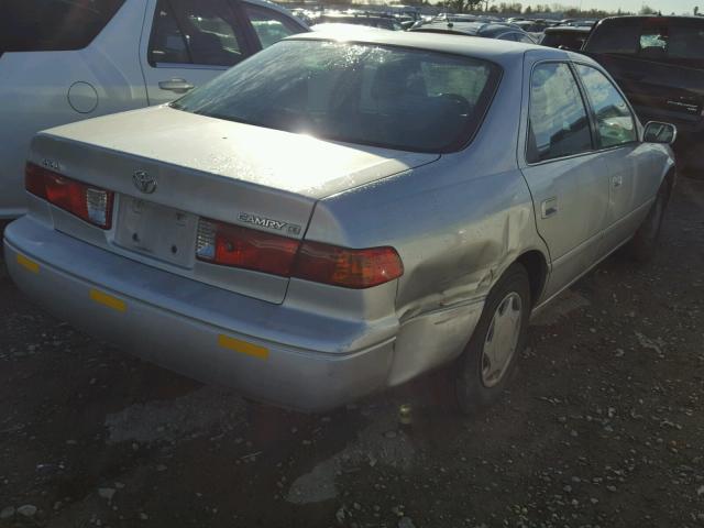 4T1BG22K4YU686588 - 2000 TOYOTA CAMRY CE SILVER photo 4