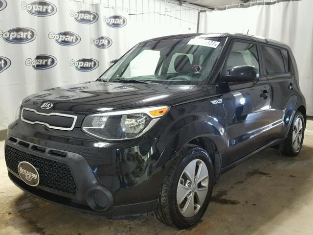 KNDJN2A28F7163366 - 2015 KIA SOUL BLACK photo 2