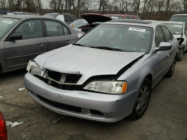 19UUA56611A034551 - 2001 ACURA 3.2TL SILVER photo 2