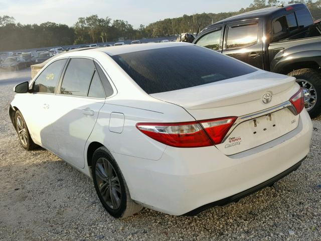 4T1BF1FK2FU963890 - 2015 TOYOTA CAMRY LE WHITE photo 3