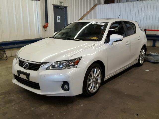 JTHKD5BH4C2117164 - 2012 LEXUS CT 200 WHITE photo 2