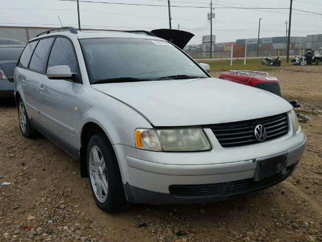 WVWVD23B6YE254751 - 2000 VOLKSWAGEN PASSAT GLX SILVER photo 1