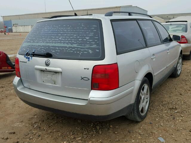 WVWVD23B6YE254751 - 2000 VOLKSWAGEN PASSAT GLX SILVER photo 4