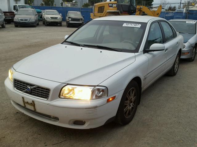 YV1TS592751390373 - 2005 VOLVO S80 2.5T WHITE photo 2