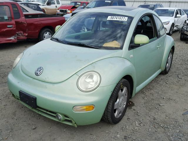 3VWCC21C5YM495794 - 2000 VOLKSWAGEN NEW BEETLE GREEN photo 2