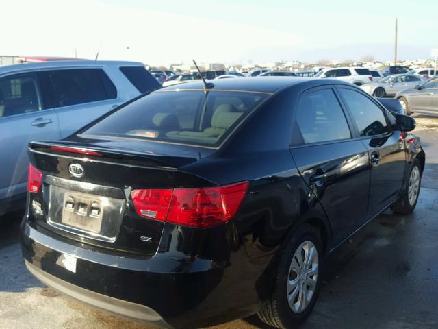 KNAFU4A28D5671587 - 2013 KIA FORTE EX BLACK photo 4