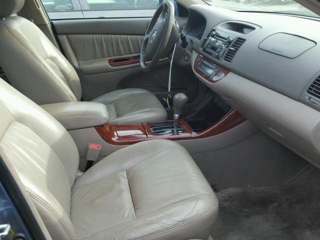 4T1BF30K83U560528 - 2003 TOYOTA CAMRY LE 蓝色 照片 5