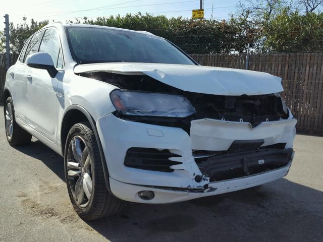 WVGEP9BP7DD006016 - 2013 VOLKSWAGEN TOUAREG V6 WHITE photo 1