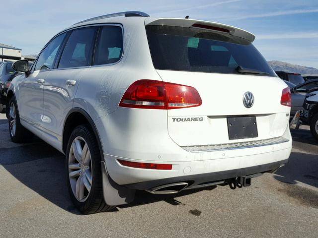 WVGEP9BP7DD006016 - 2013 VOLKSWAGEN TOUAREG V6 WHITE photo 3