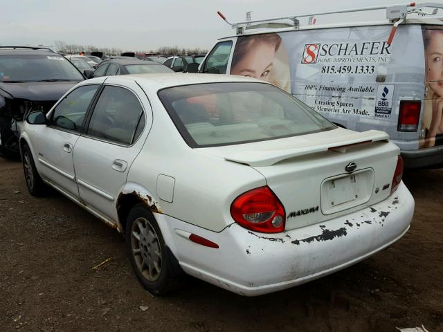 JN1CA31D8YT534454 - 2000 NISSAN MAXIMA GLE WHITE photo 3