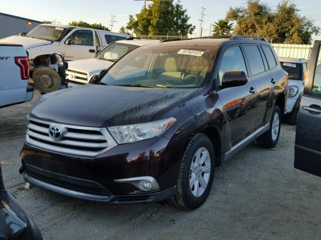 5TDZK3EH0DS097348 - 2013 TOYOTA HIGHLANDER MAROON photo 2