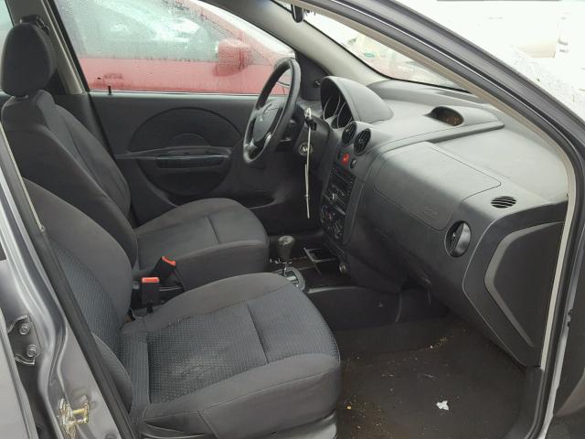 KL1TD56606B680402 - 2006 CHEVROLET AVEO BASE GRAY photo 5