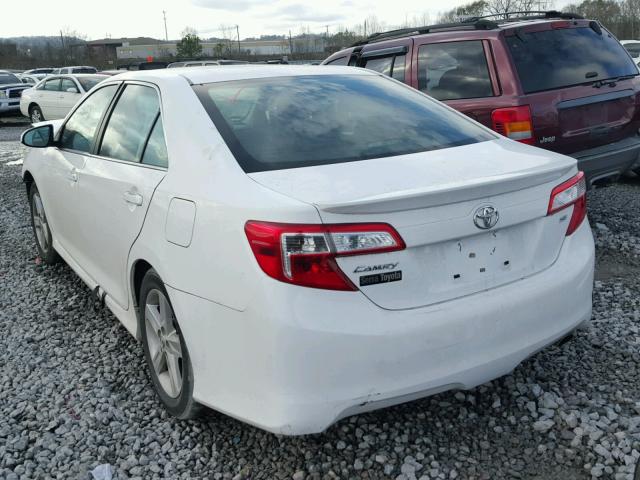 4T1BF1FK7EU749654 - 2014 TOYOTA CAMRY L WHITE photo 3