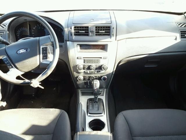 3FAHP0HA4BR333743 - 2011 FORD FUSION SE GRAY photo 9