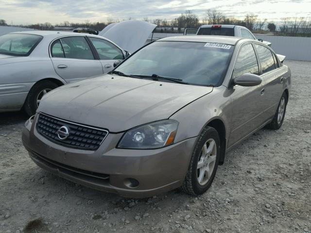 1N4AL11D75C281695 - 2005 NISSAN ALTIMA S GOLD photo 2