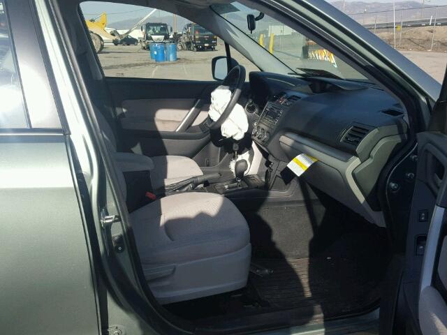 JF2SJABC4FH434582 - 2015 SUBARU FORESTER 2 GREEN photo 5