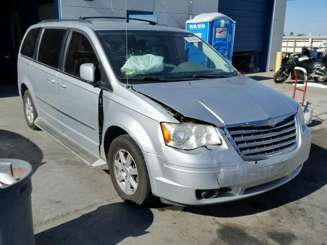2A4RR5DX7AR473025 - 2010 CHRYSLER TOWN & COU SILVER photo 1